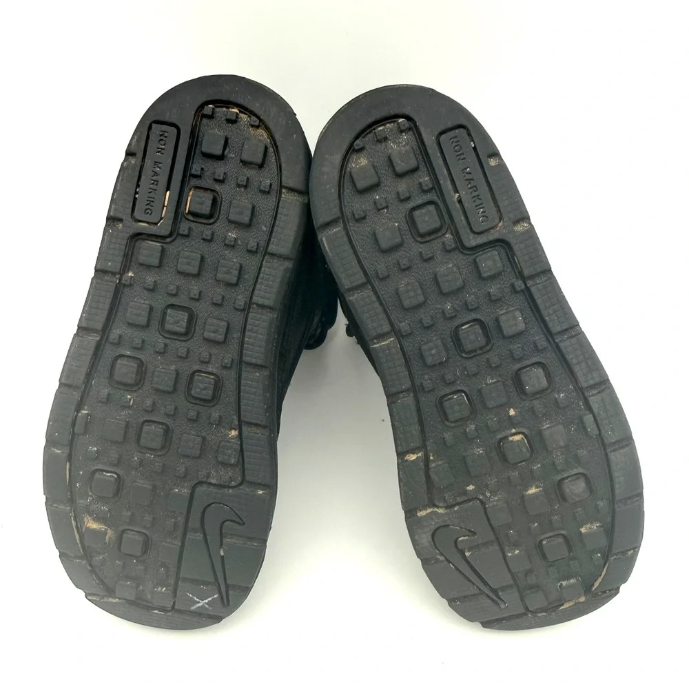 Nike ACG Kids 11C Black Duck Boots High Top Outdoor Hiking Winter Shoes